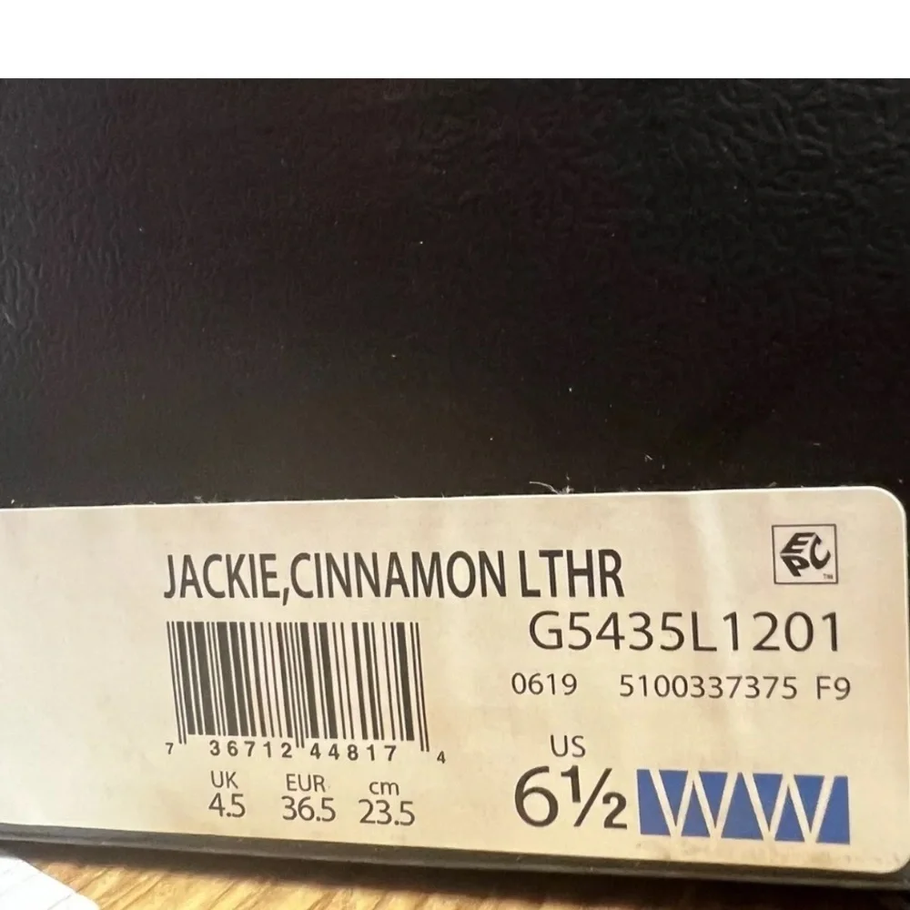 Naturalizer Women’s Jackie, Brown Leather Boots, Size 6.5 WW.